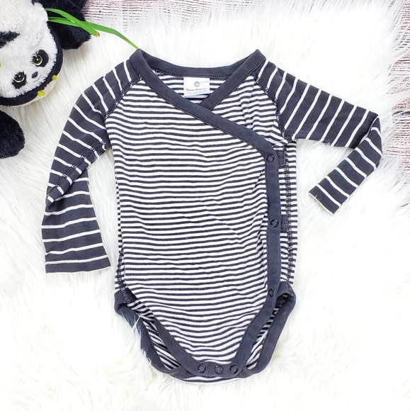 Hanna Andersson Other - Hanna Andersson Long Sleeve Snap Onesie